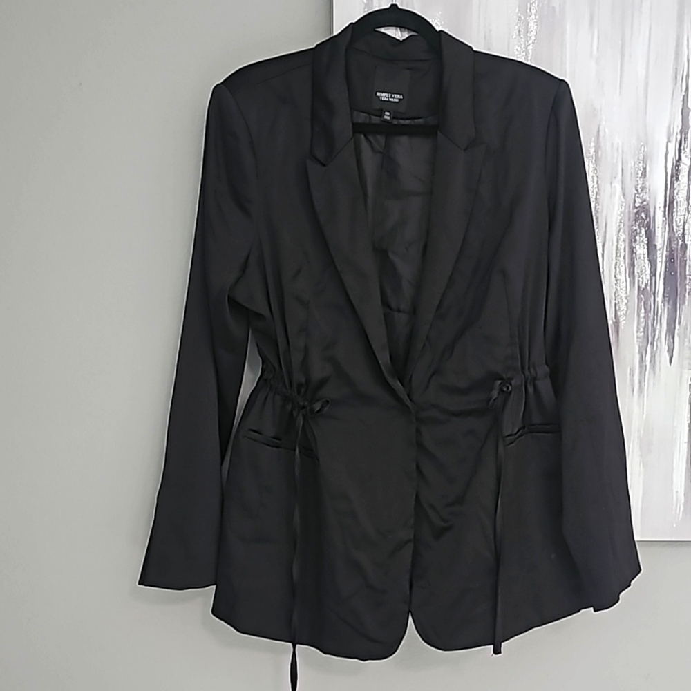 Plus black satin blazer